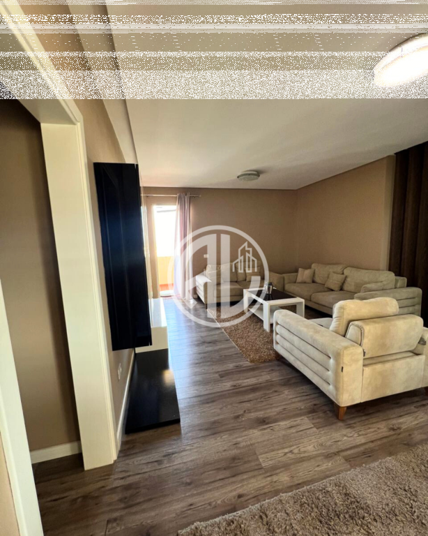 Papafingo 2+1+2 për Qira – prane Stadiumit, Durrës