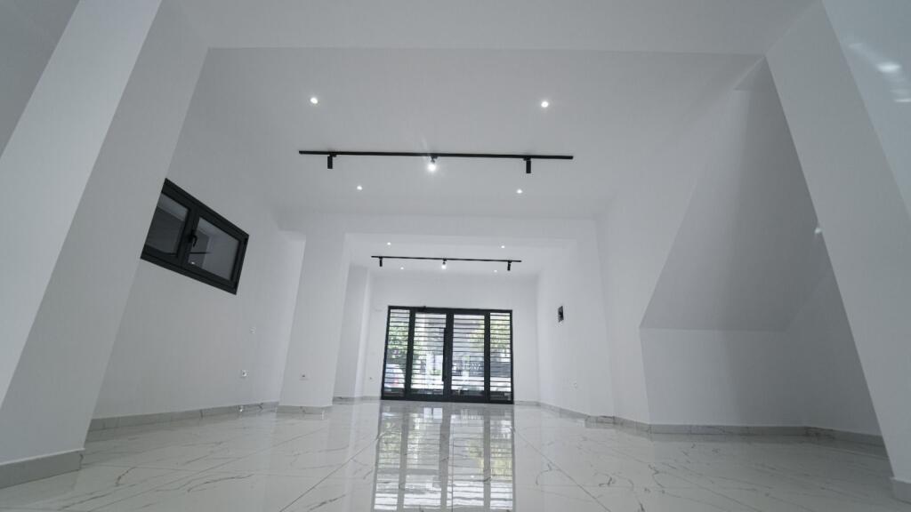 Jepet me Qera Ambjent Biznesi lagja 2 ne Durres