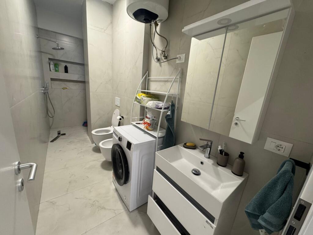 🏠 Jepet me qera apartament 1+1+ 🅿️ 📍 Adresa: Fresk Oxa💰 Çmimi: 45,000 lek ne muaj