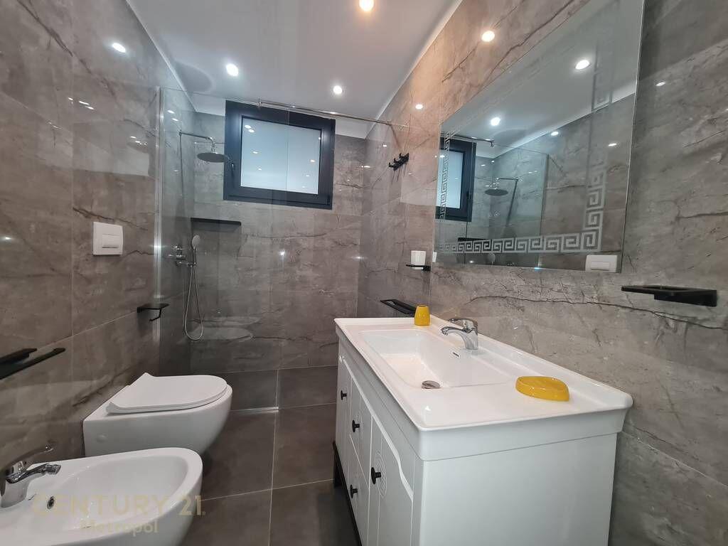 APARTAMENT PER QIRA 2+1+2 me post parkimi PRANE TEG-LUNDER!
