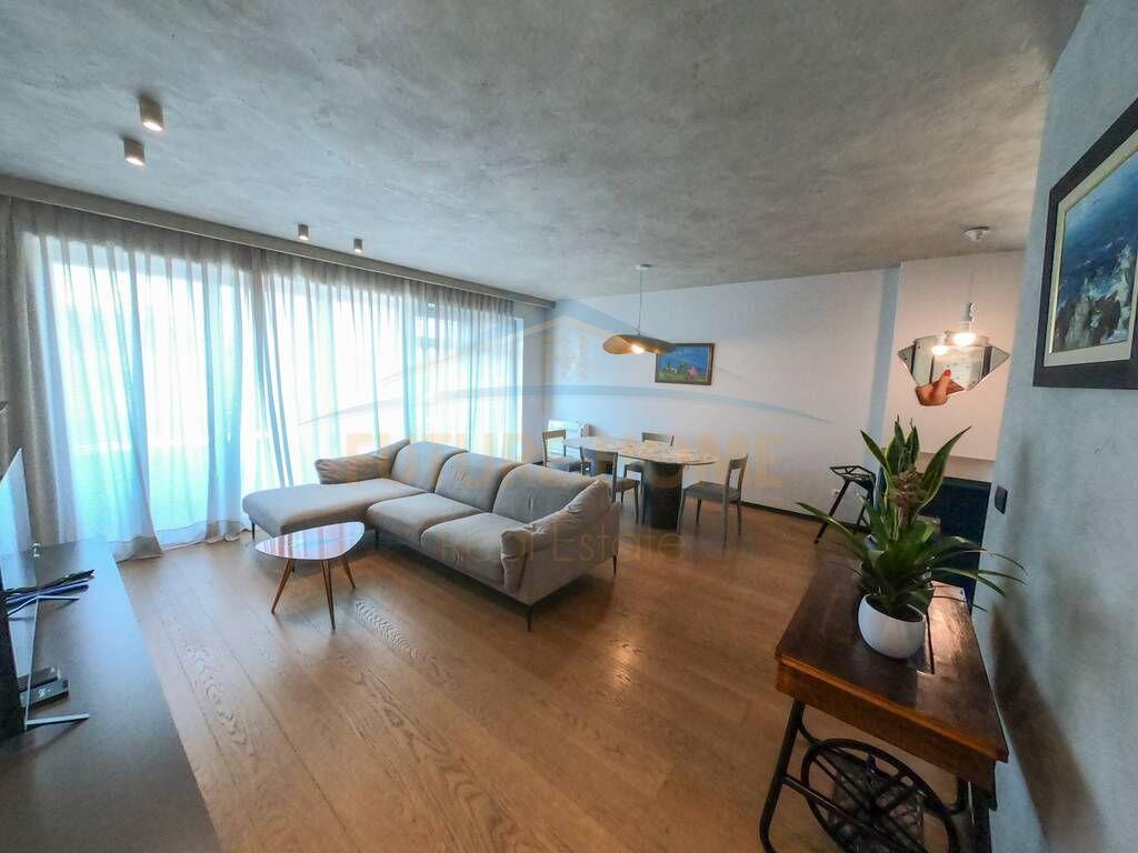 Rent, Apartment 3+1+2, Dinamo Stadium