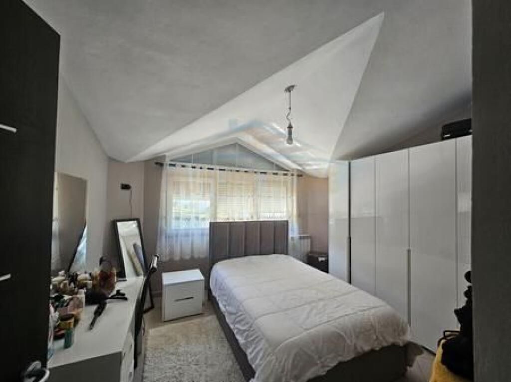 For sale, Villa+Land, Ibë, Tirana.