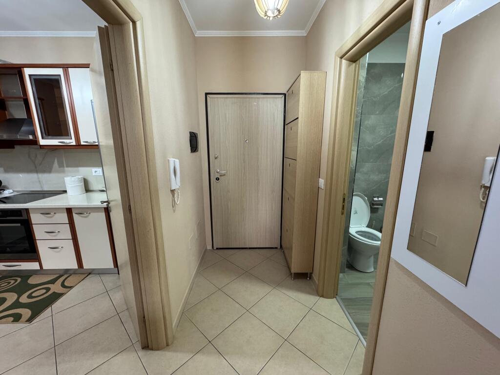 Jepet apartament me qera 1+1