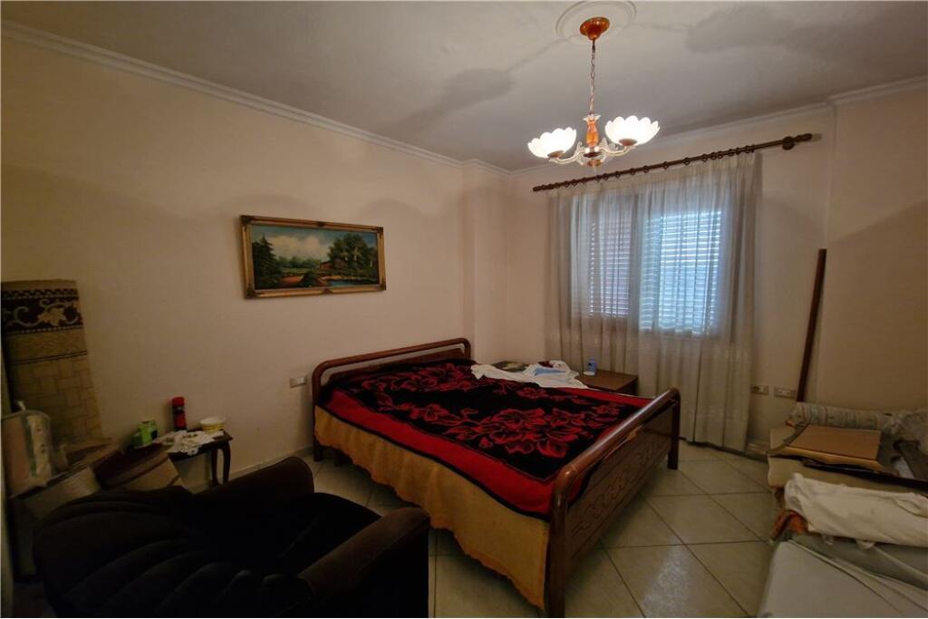 Okazion Penthouse ne shitje prane parkut Aulona,Vlore