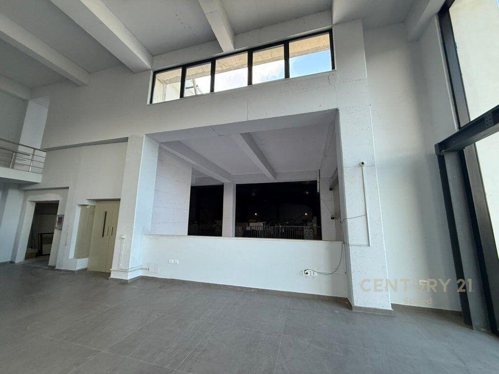 MULTIFUNCTIONAL BUILDING FOR RENT IN THE VAQARR AREA!