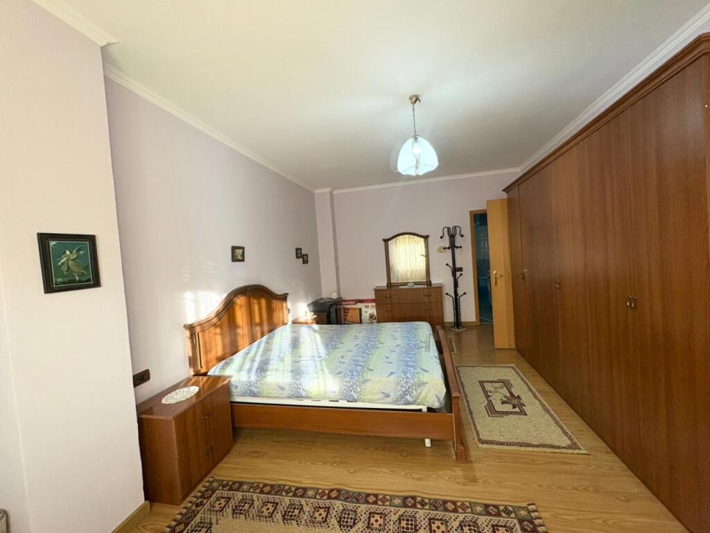 Apartament 2+1+2 për Qira – pranë Gjykatës, Durrës