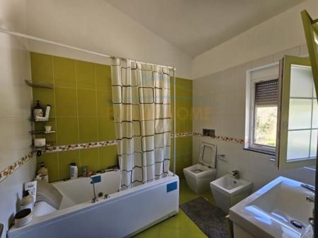 For sale, Villa+Land, Ibë, Tirana.