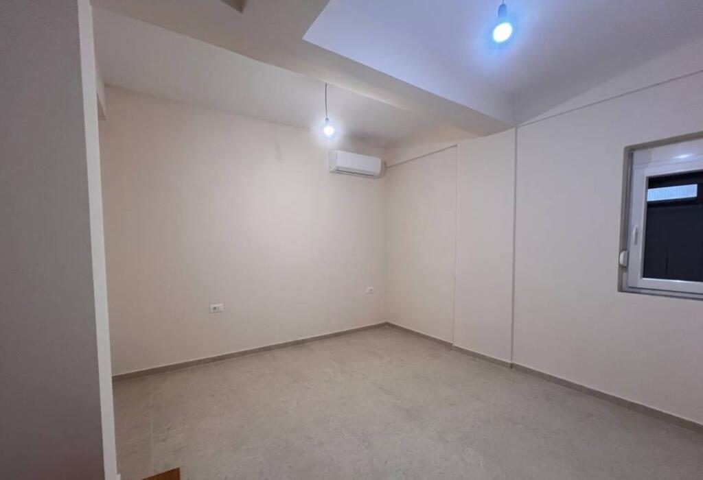 🌆 In Affitto – Piano Villa 1+1 nel Comune di Parigi con Balcone