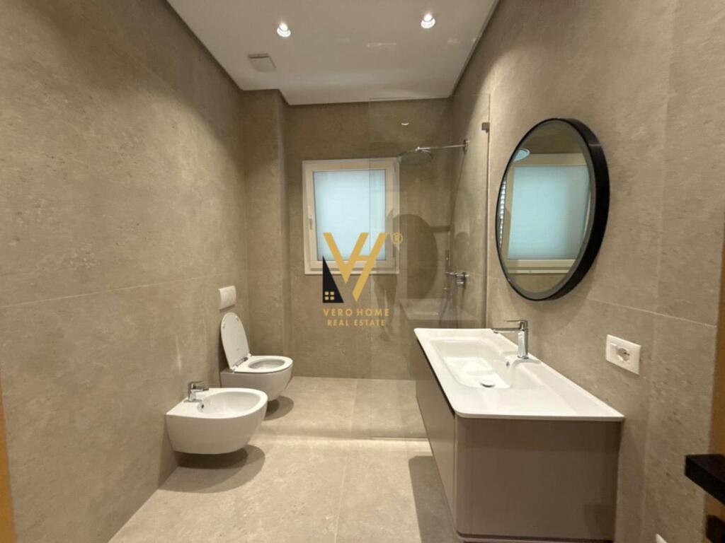 BUSINESS BUILDING FOR RENT ON ELBASAN STREET 9,000 EURO