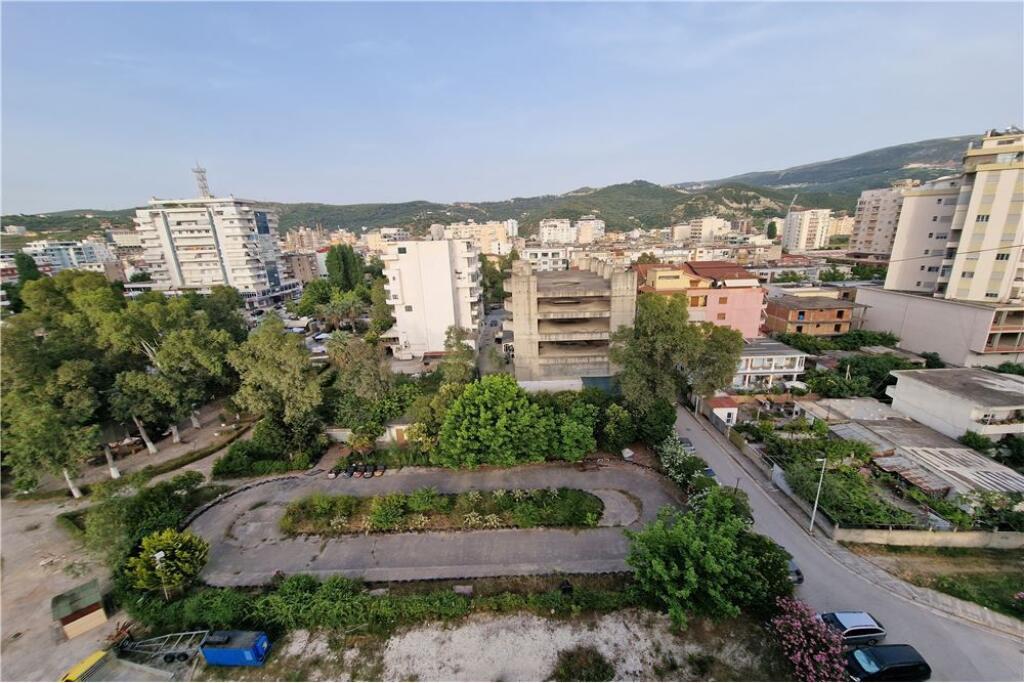 Okazion Penthouse ne shitje prane parkut Aulona,Vlore
