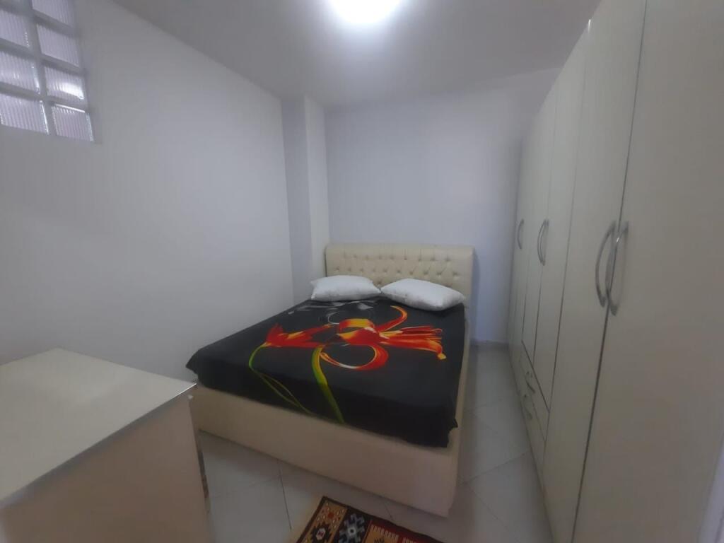 Jepet apartament me qera 1+1 spitali  durres