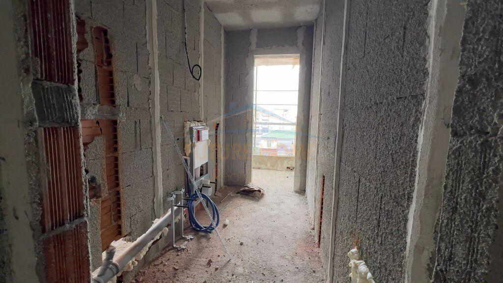 Shitet, Apartament 2+1+2, Rruga Jordan Misja, Tirane.