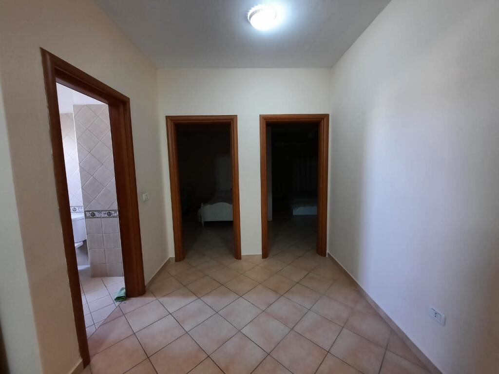 Jepet apartament me qera 2+1+2 ne vollga