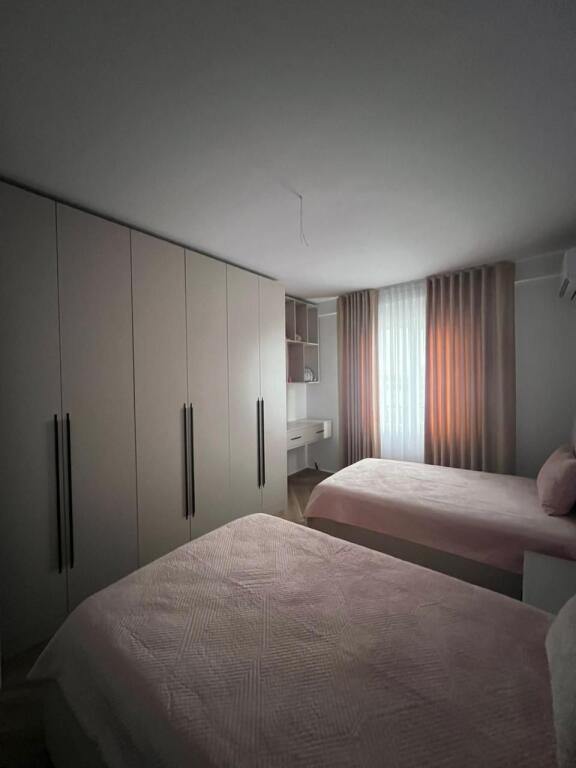 APARTAMENT ME QERA 2+1+post parkimi