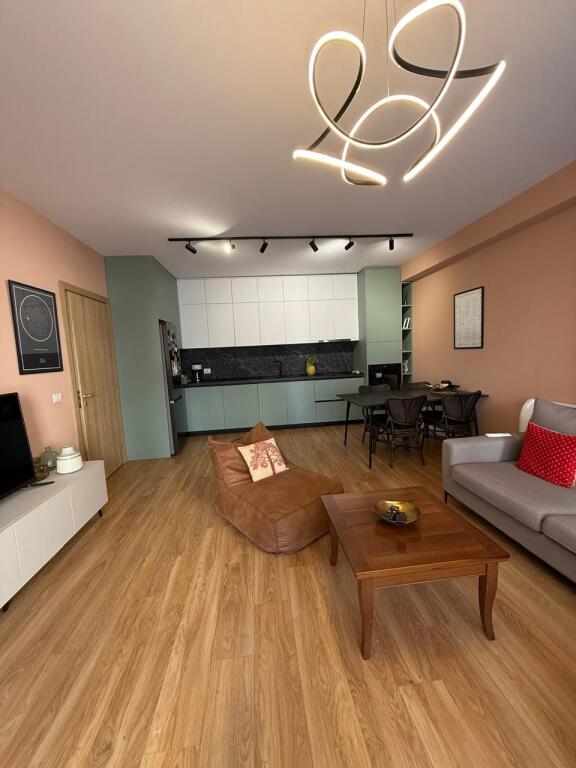 Apartament 2+1+2 per shitje te Rruga e Barrikadave