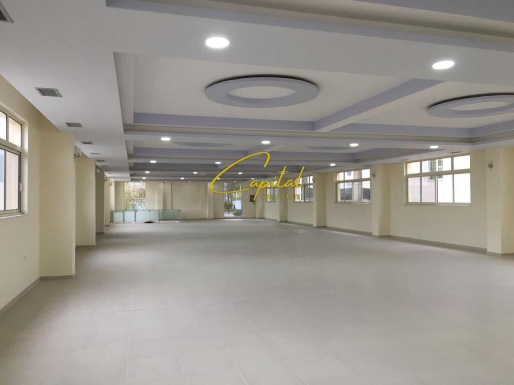 BUSINESS PREMISES FOR RENT 1,300 M2 NEW BOULEVARD 6,500 EURO