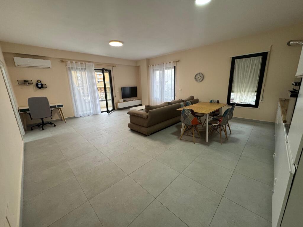 jepet me qera apartament 2+1+2 vollga durres me pamje deti