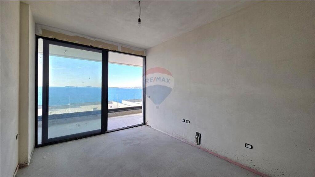 Apartment 1+1 with sea view near Marina Bay