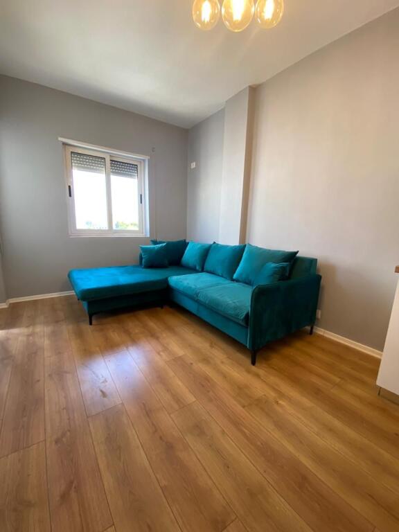 Shitet Apartament 1+1 lagja 13 durres me pamje deti