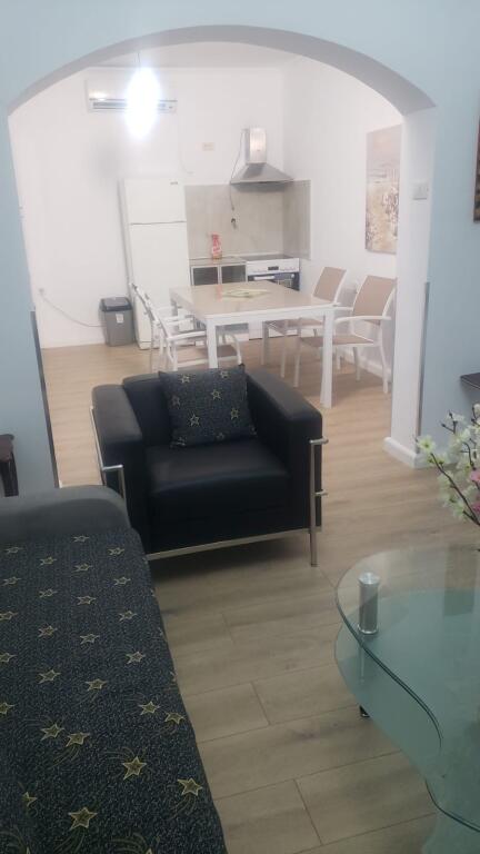 In affitto 2+1+parcheggio LAPRAKE 500 mila