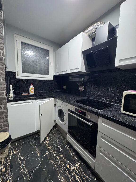 🏠 Appartamento 2+1 in Affitto – Juridiku, Tirana