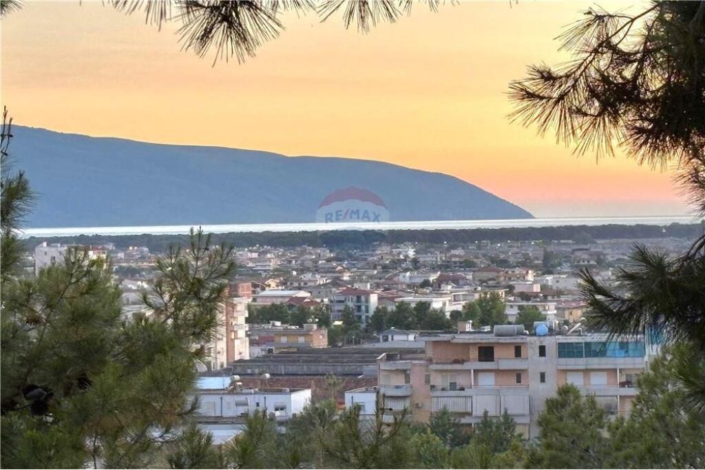 Casa privata in vendita, vicino al Comune di Vlore