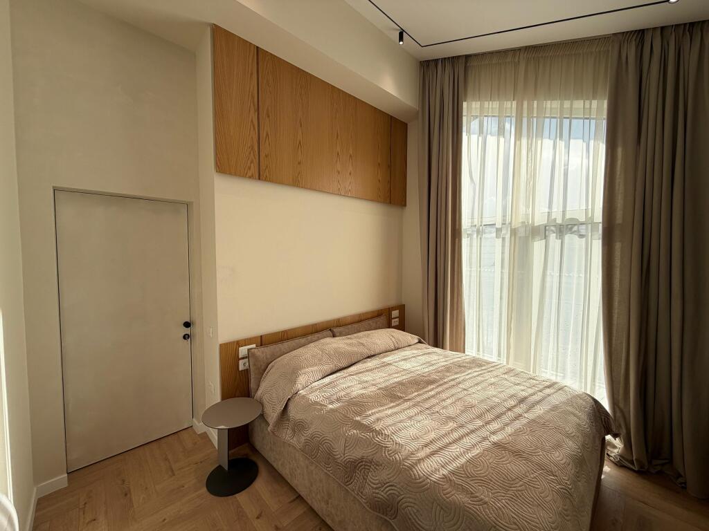 We rent a modern apartment, Sauk!