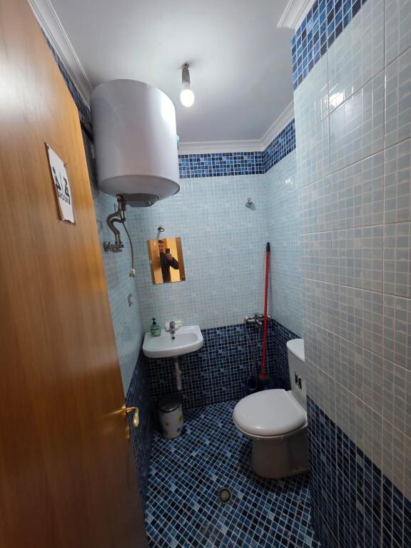 Affittasi Locale per Ufficio 2+1+2 Bagni + 1 Balcone