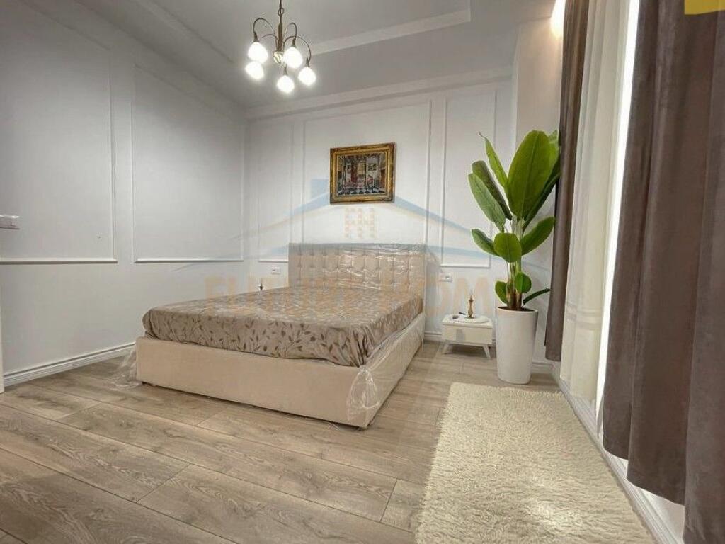 Qira, Apartament 2+1+Post parkimi, prane Air Albania,Tirane.