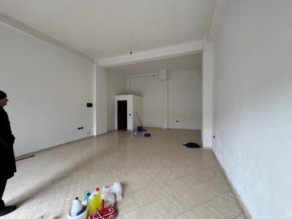 Shop for rent near Nela 6 Yzberisht 30,000 lek