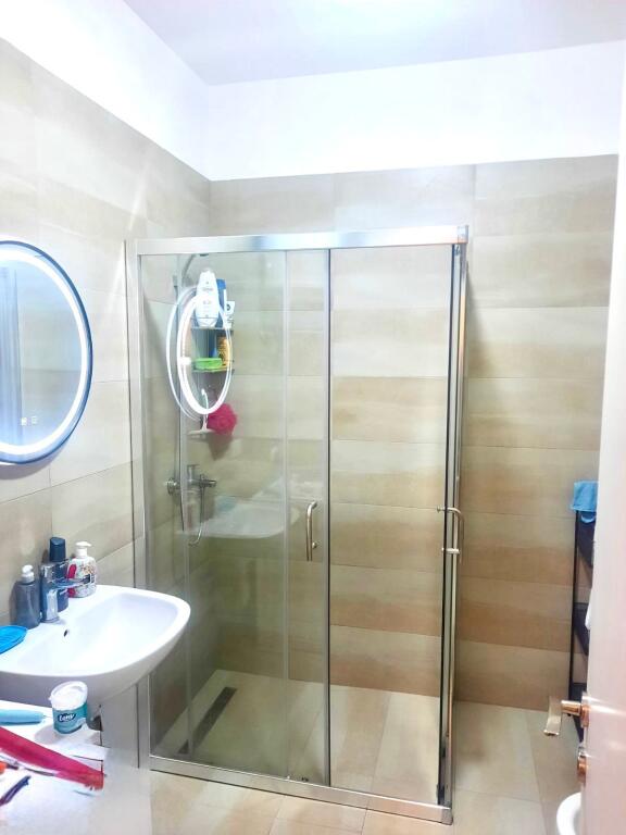 🔥 Super Apartament me Qira – Farmacia 10