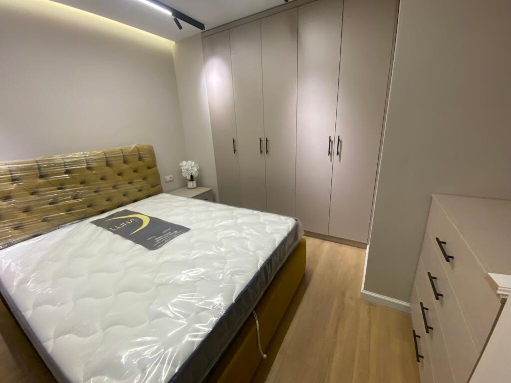 1+1,furnished for the first time,900 euros,botanical garden at pavaroti