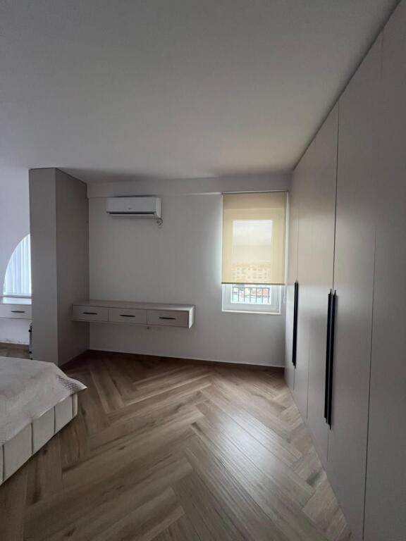 APARTAMENT ME QERA 2+1+post parkimi