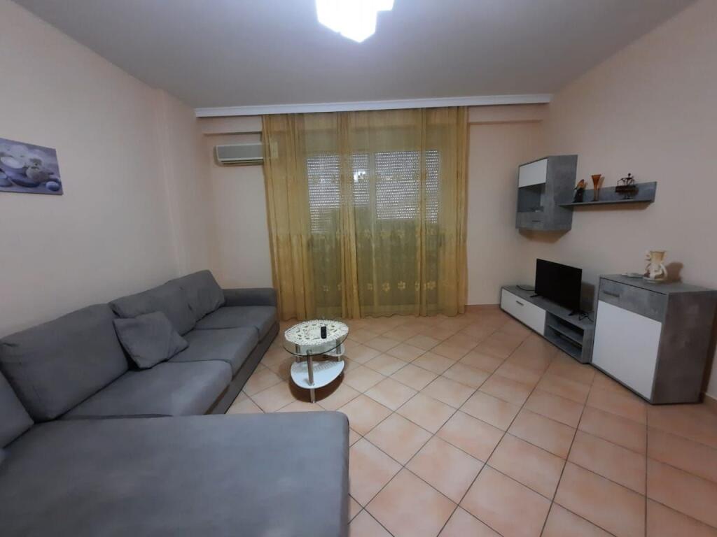 Jepet apartament me qera 2+1+2 ne vollga