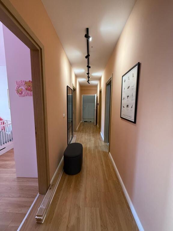 Apartament 2+1+2 per shitje te Rruga e Barrikadave