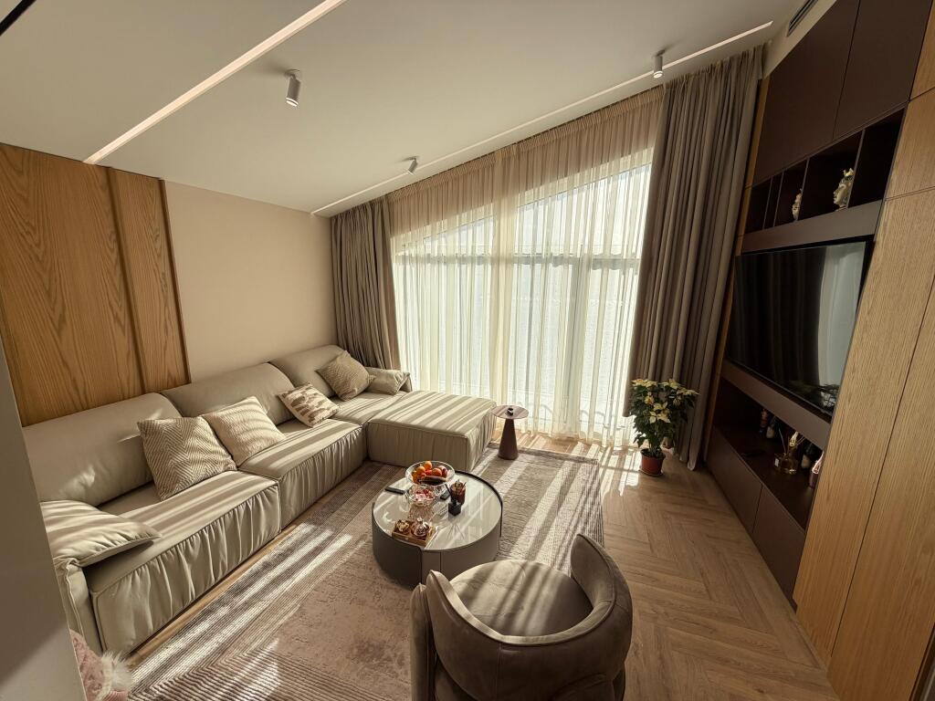 We rent a modern apartment, Sauk!