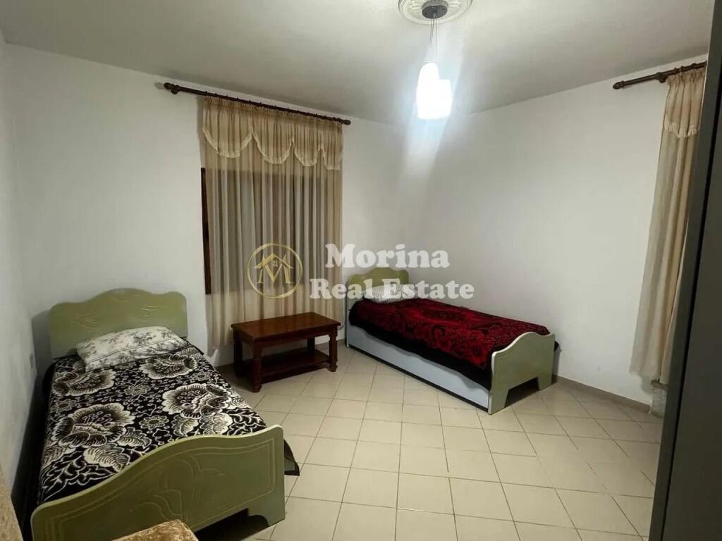Qera | Shtëpi private 2 + 1 | Rruga Ullishtes | 450 €/muaj