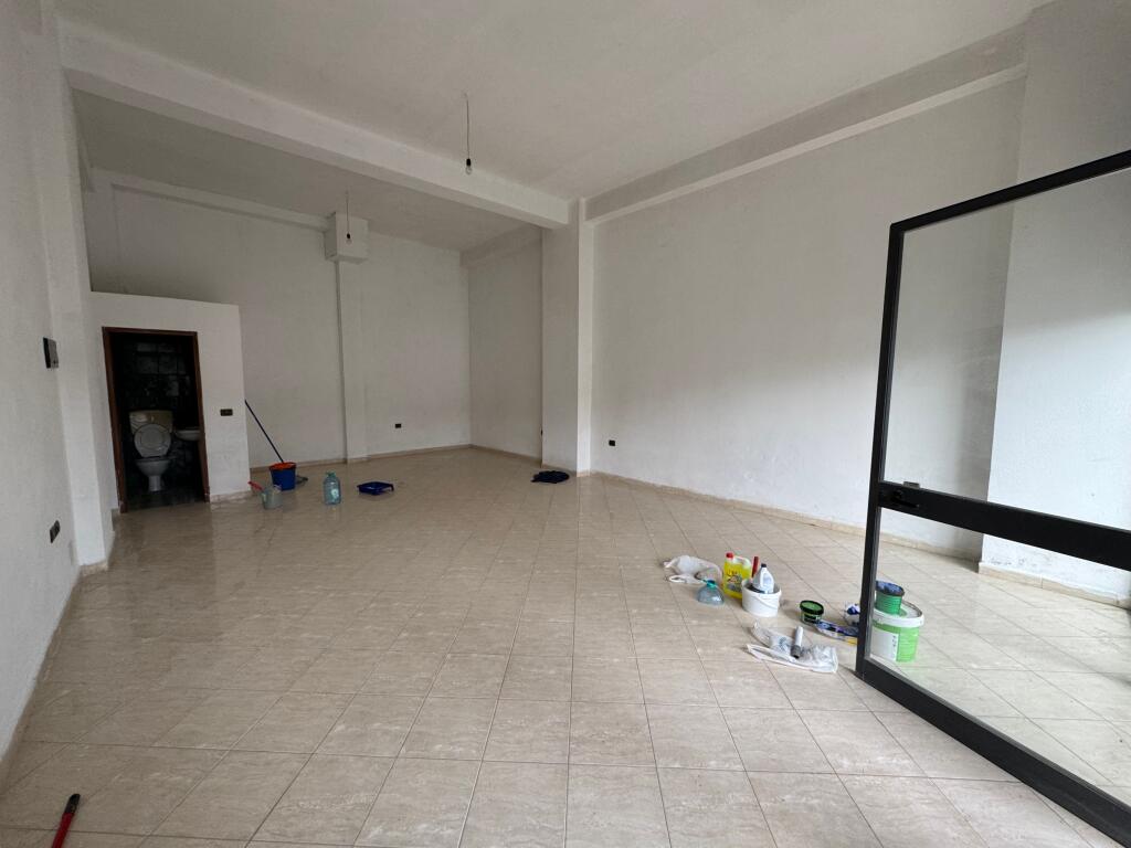 Shop for rent near Nela 6 Yzberisht 30,000 lek