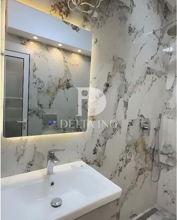 Vendesi in vendita 1+1 in Via delle Barricate