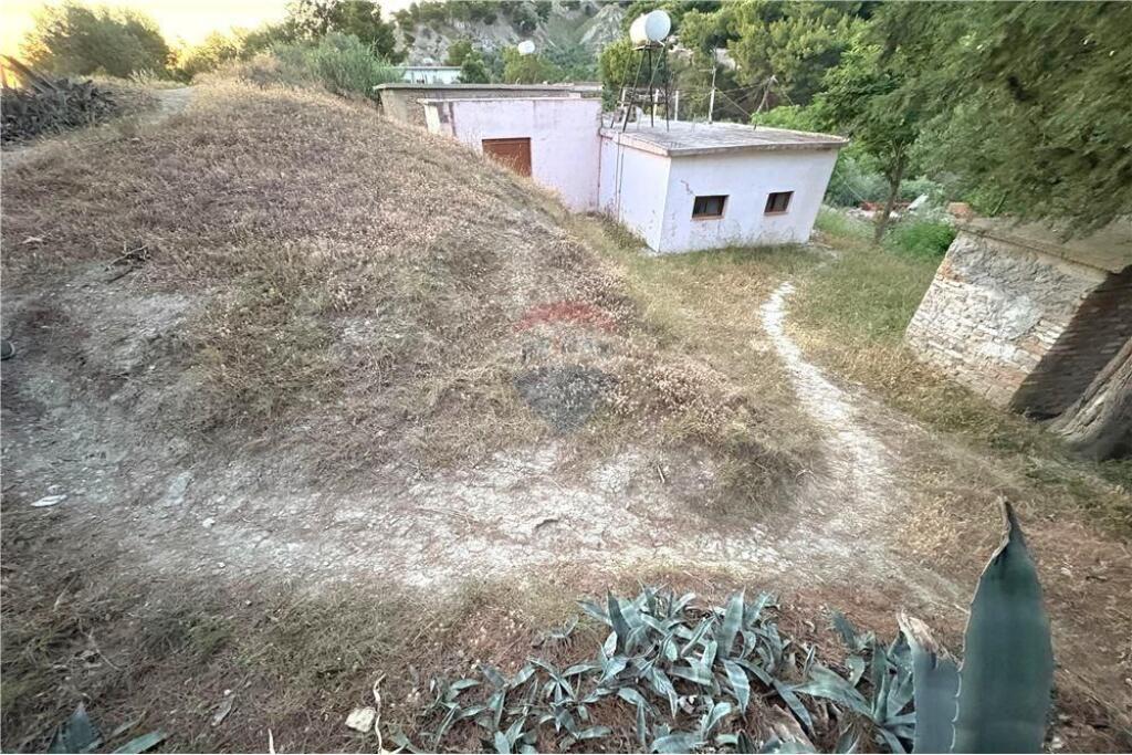 Casa privata in vendita, vicino al Comune di Vlore