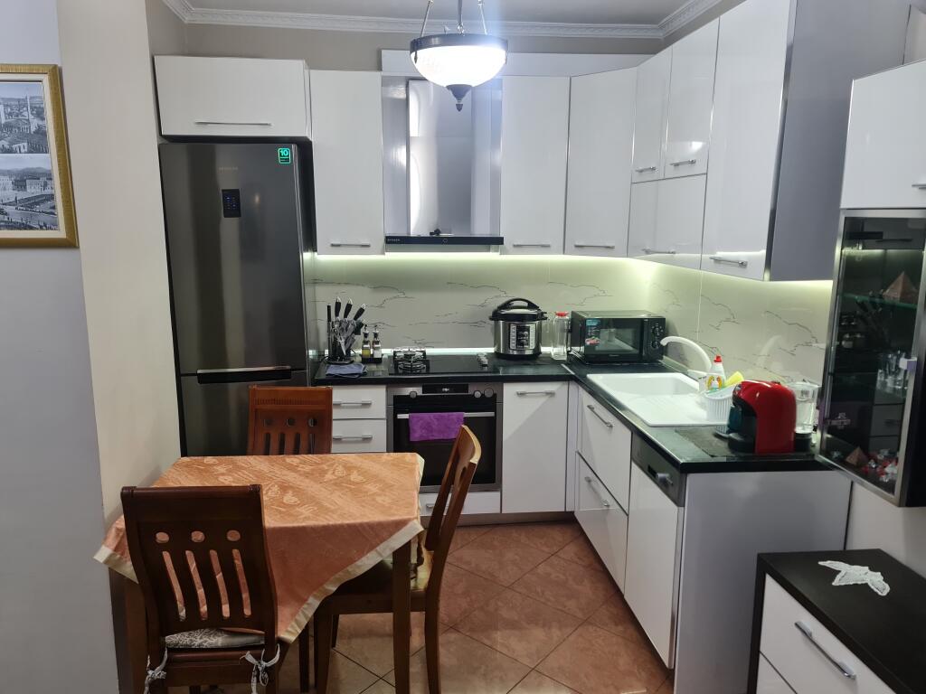 Appartamento in affitto Piazza Skenderbej