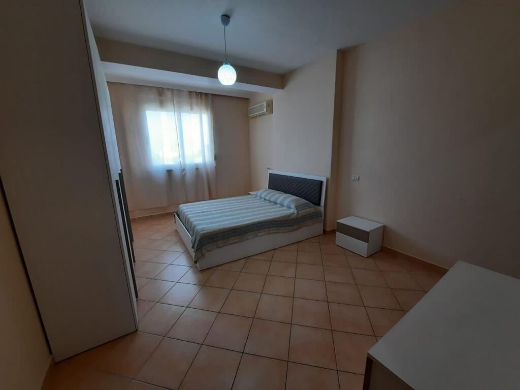 Jepet apartament me qera 2+1+2 ne vollga