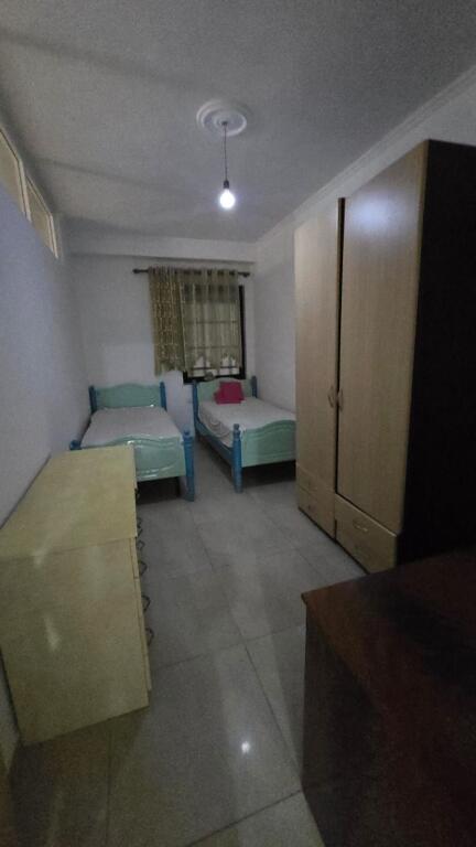 Affittasi appartamento 2+1 presso Unaza e Re vicino all'Hotel Marinaj