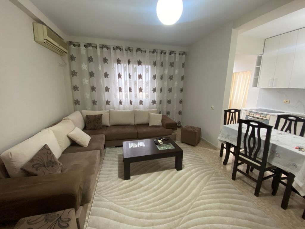 Affittasi Appartamento 1+1+1 Balcone