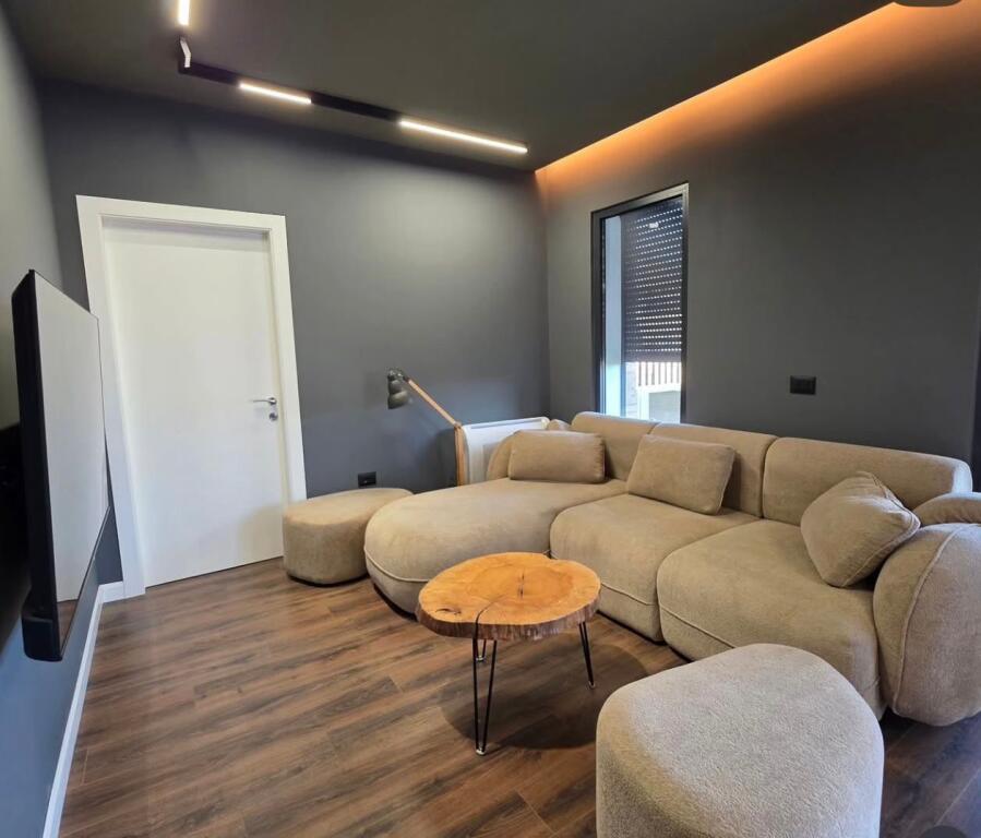 Super penthouse per shitje prane Ish Tregut Elektrik