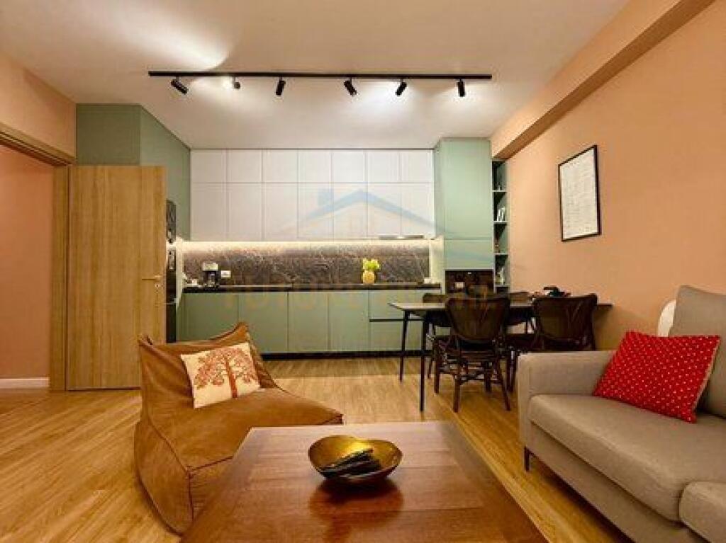 Shitet, Apartament 2+1, Rruga e Barrikadave, Tiranë