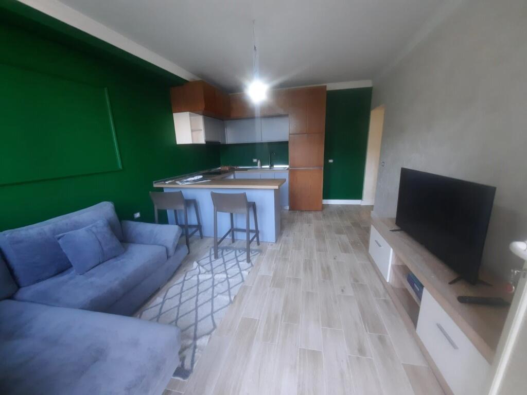Jepet apartament me qera 1+1 vollga