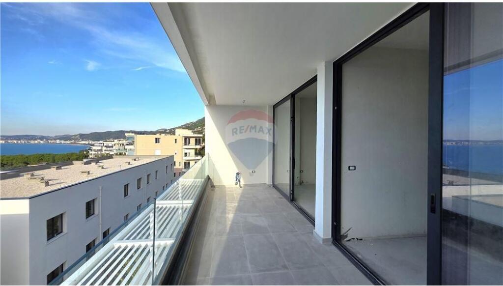 Apartment 1+1 with sea view near Marina Bay