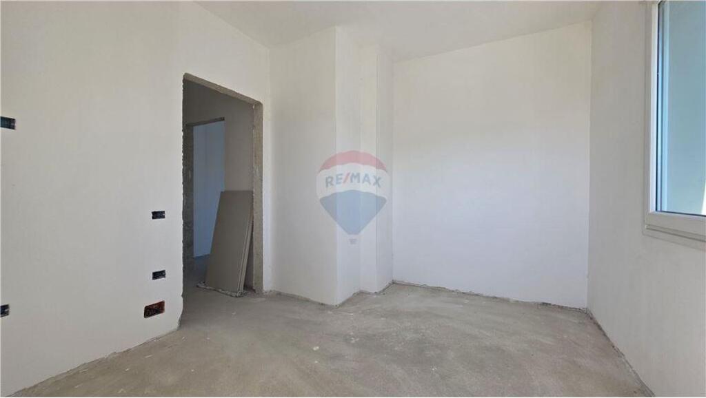 Dupleks ne shitje tek Kisha Ortodokse,Vlore