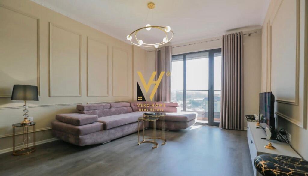 JEPET APARTAMENT 2+1+2+2BLK ME QIRA TE KOMUNA E PARISIT 1.300 EURO